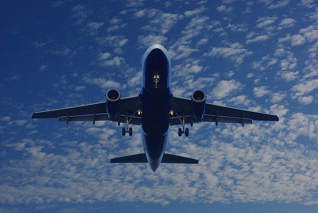 https://pixabay.com/photos/aircraft-engine-passengers-turbine-1327820