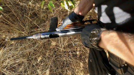 נשק בלתי חוקי מקלע קרלו צילום דוברות המשטרה 