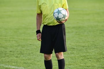 https://pixabay.com שופט כדורגל צילום המחשה 