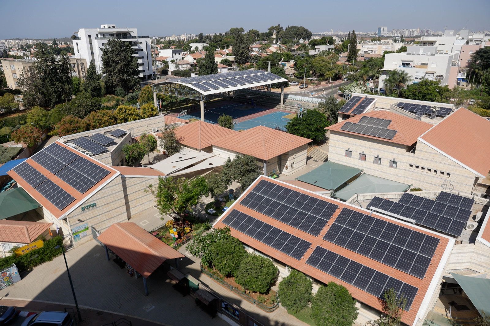 גגות סולאריים בבתי הספר- חלק ממהפכת הקיימות