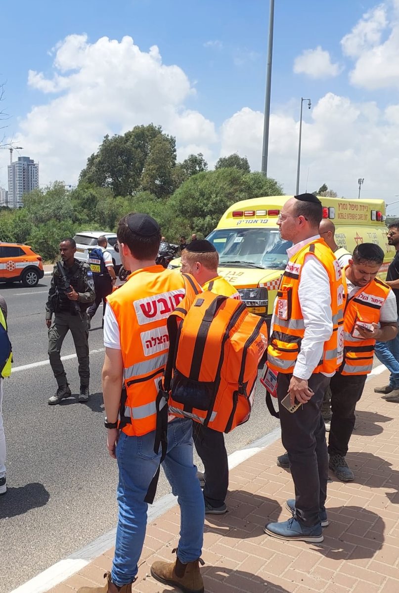 מהזירה בצומת ניר צבי - צילום: דוברות איחוד הצלה