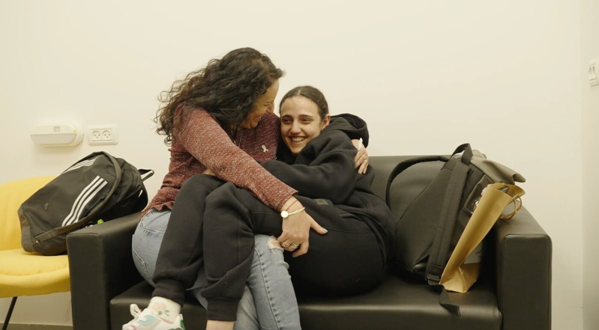 צילום: עומר מירון לע"מ- הפגישה בשיבא של רומי עם אמה