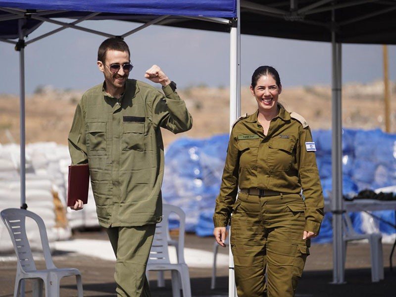 אבינתן אור ברגע החבירה לנציגי צה"ל צילום: דובר צה"ל אתר משרד ראש הממשלה