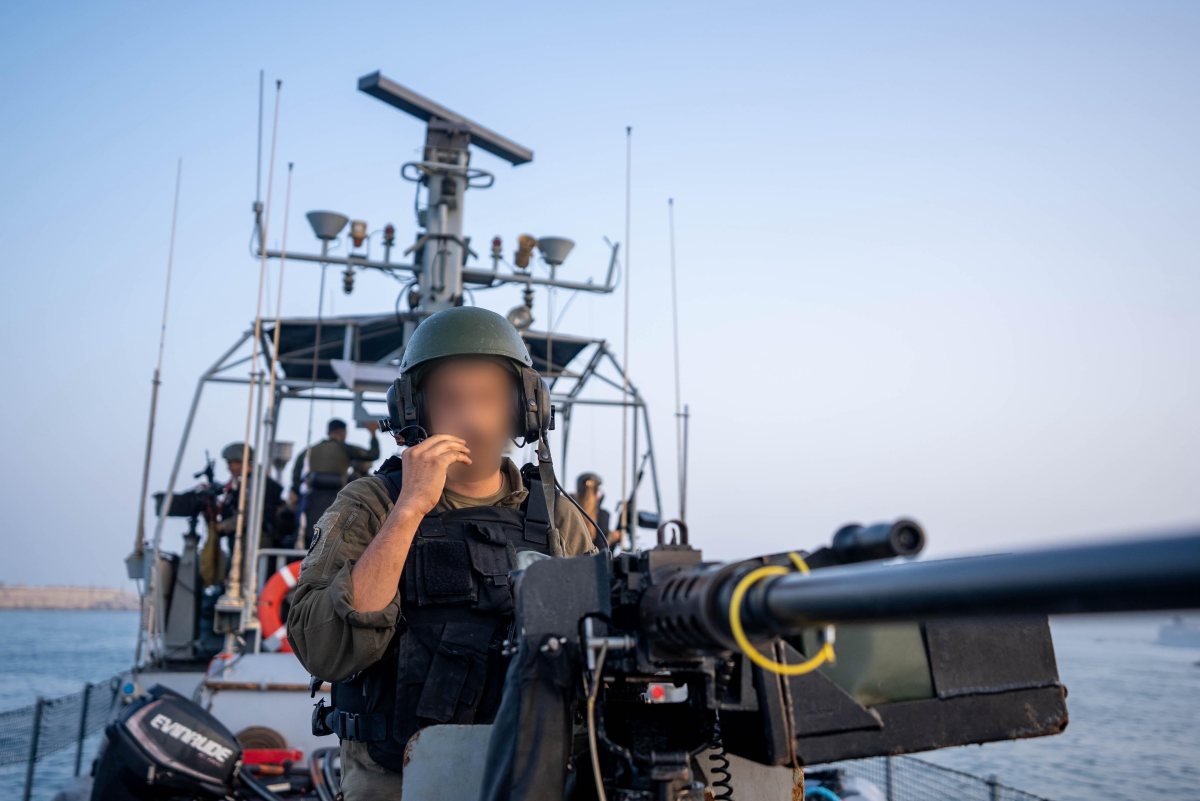 נלחמים על הבית גם מהים