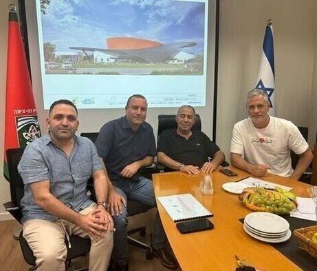 ארכיון. ישיבת החתימה על ההסכם, ב9.25