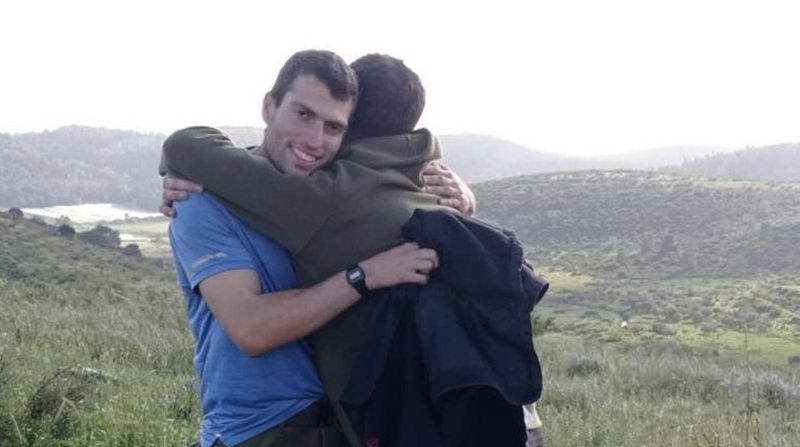 סא"ל ש' עם האח שנפל בקרב, רס"ן חן בוכריס הי"ד (מעמוד הפייסבוק של חילי טרופר)