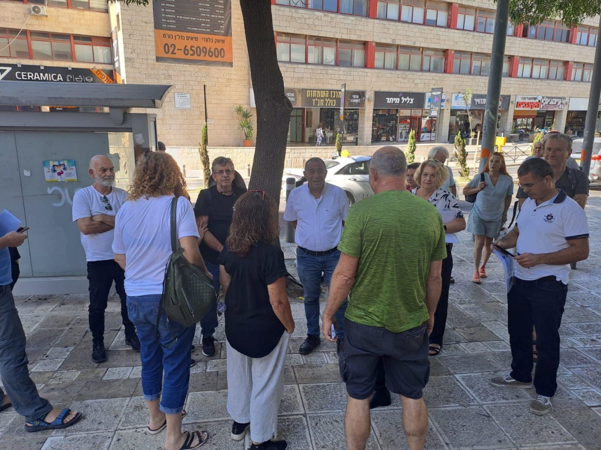 משלחת העיריה והתושבים בדרכה לדיון בועדה בו הציגו את ההתנגדויות.