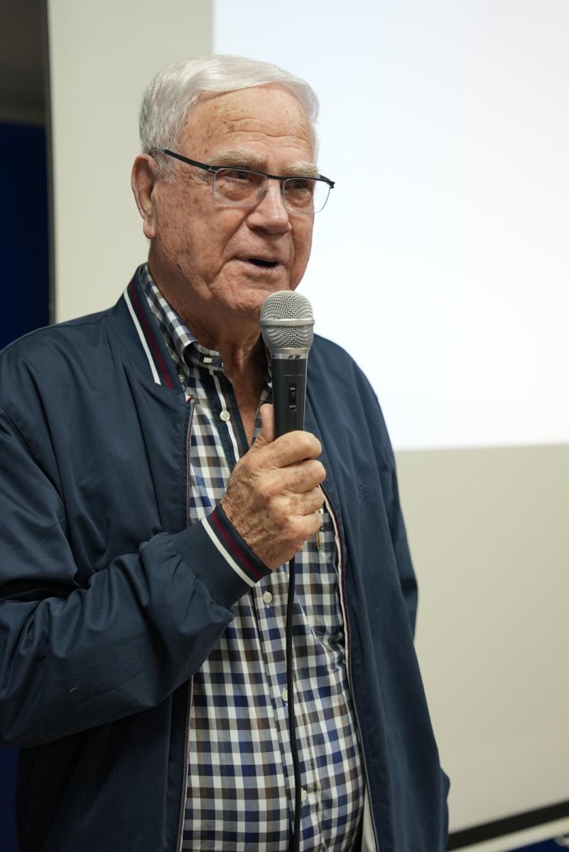 יענקל'ה שחר נושא דברים