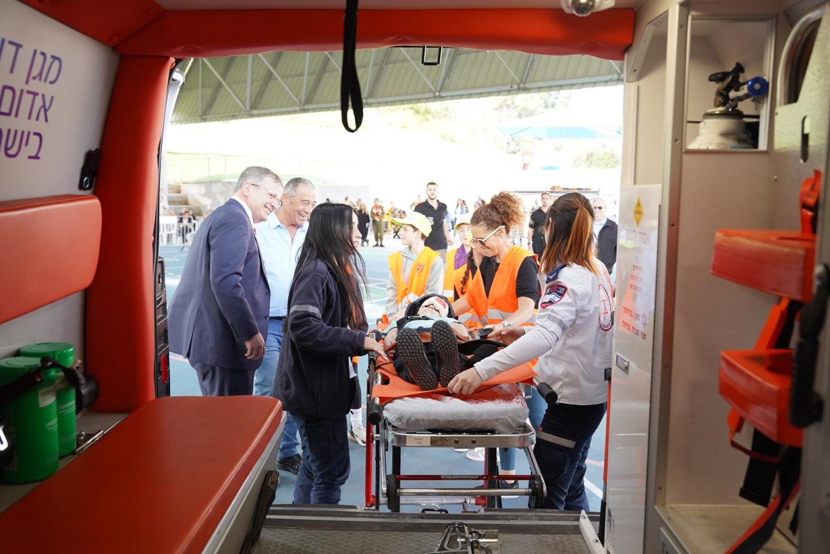 זה רק תרגיל ונתפלל שכך יישאר תרגול פינוי פצועים בבית ספר ניצנים נס ציונה 