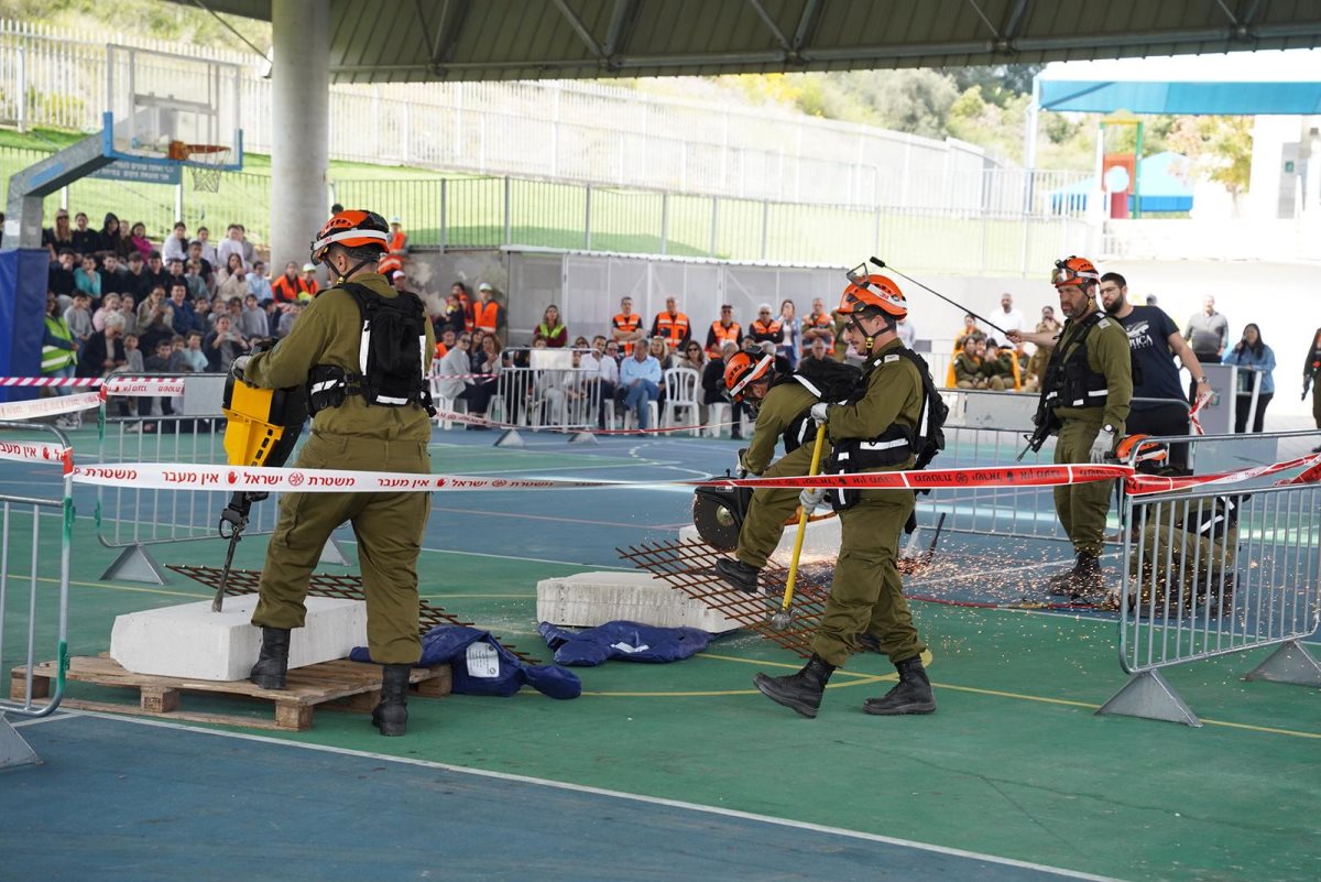 מתרגלים חילוץ ופינוי בנס ציונה 