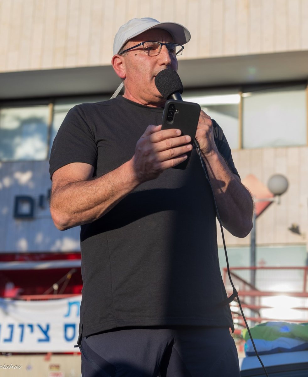 ראובן להב - מחאת נס ציונה