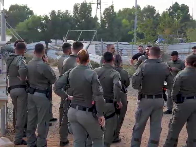 הכוחות נערכים לפעולה- צילום: דוברות המשטרה