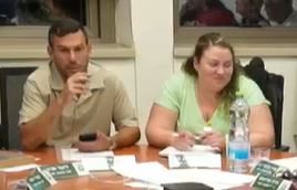 חברת מ. העיר החדשה דנה שחק, לצד עמיתה איתי דגן