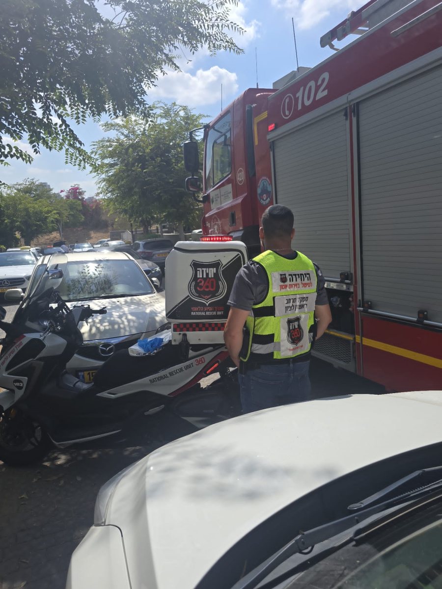 טרגדיה בבאר יעקב: קשיש נמצא ללא רוח חיים  לאחר שניסה להיכנס לביתו דרך חלון  צילום זקא