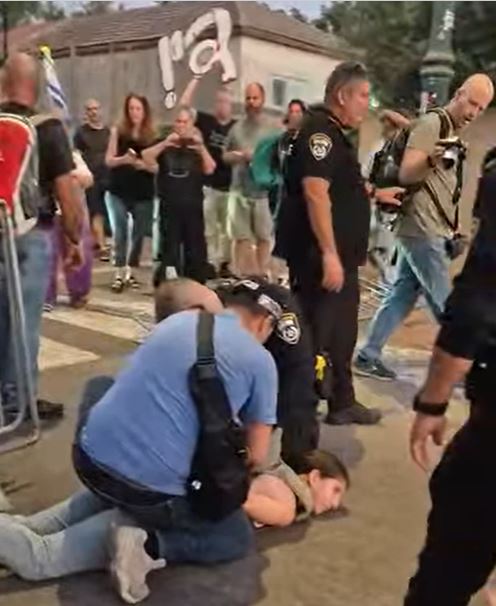 פייסבוק לפי סעיף 27 א