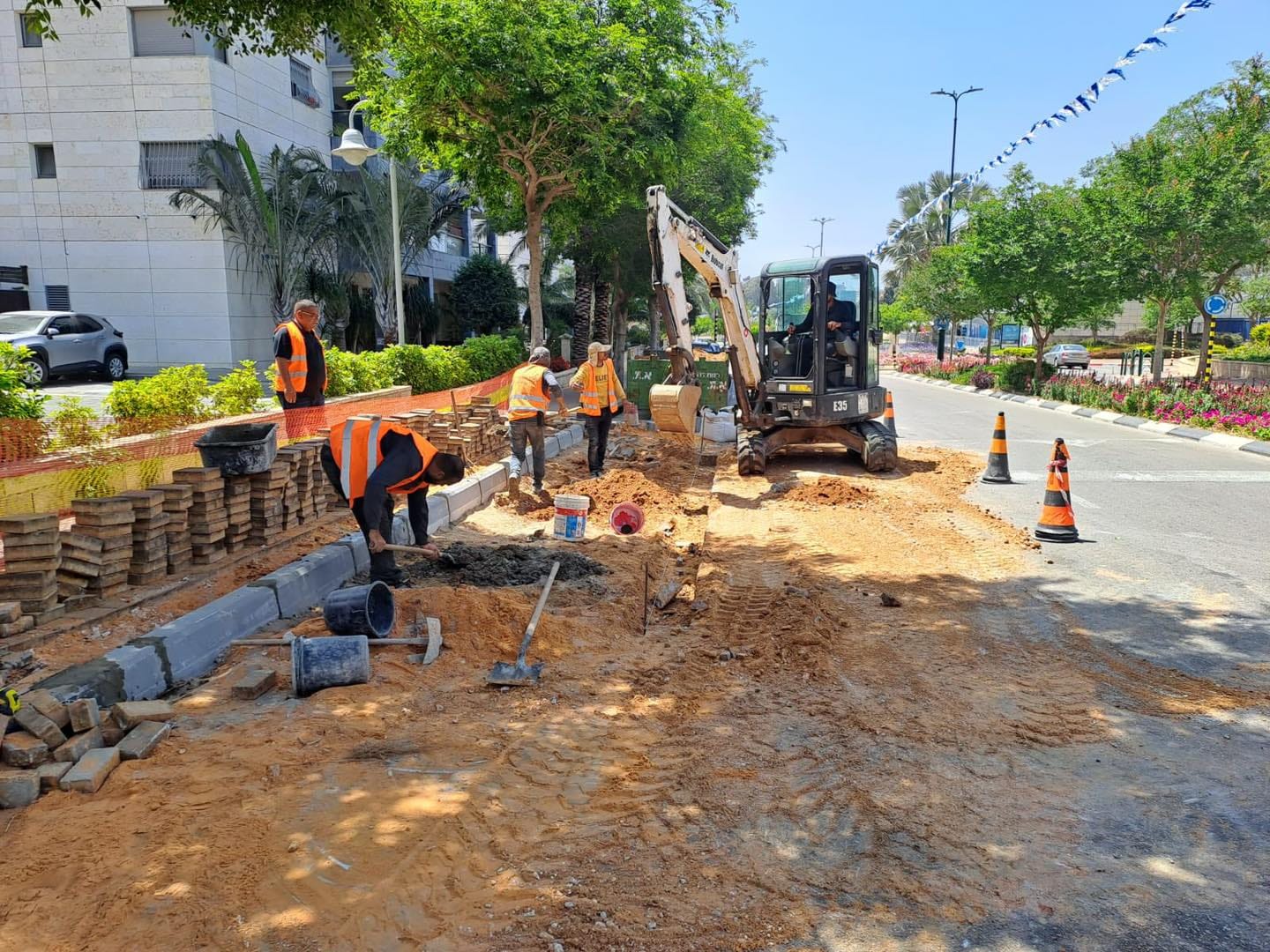העבודות בעיצומן. 