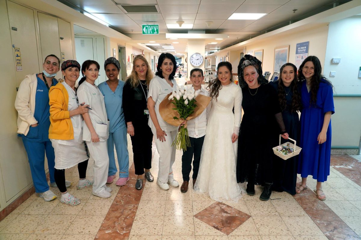 הכלה שעצרה הכל כדי להאיר את המחלקה הגריאטרית בקפלן צילום גלעד שעבן 