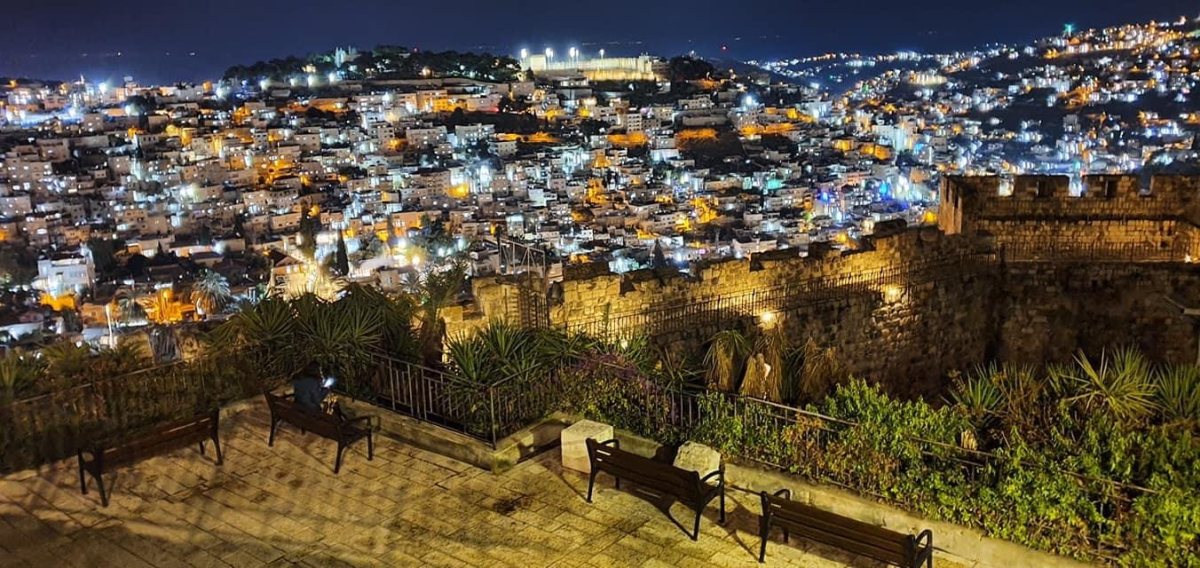 טיילת דרומית בלילה צילום ארנון אהרונסון