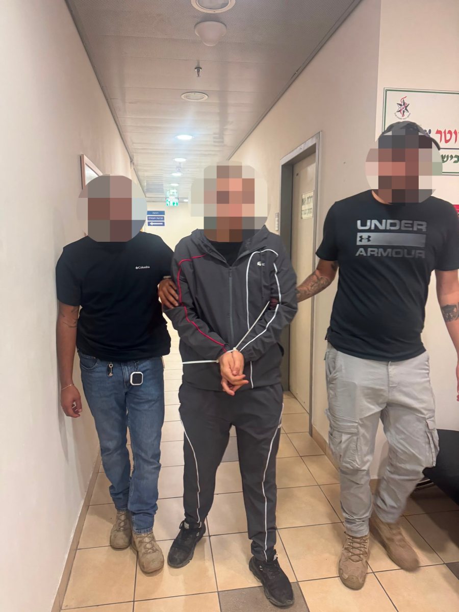 הרצח בראשון לציון החשוד מסגיר את עצמו לידי משטרת ישראל צילום דוברות