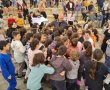 קבלת פנים מרגשת בבית ספר נוף השדות לניסן חלבה, אב הבית, לאחר 142 יום במילואים