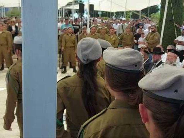 טקס הזיכרון בחלקה הצבאית בבית העלמין בנס ציונה צילום הנקודה 