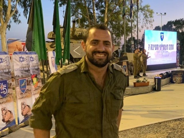 דובר צה"ל. סרן עמית רובנס