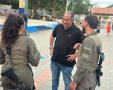 שרשרת עד החזית: ילדי נס ציונה ולוחמי צה״ל הכינו יחד קישוט ענק לסוכת החיילים