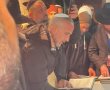 התקוות התנפצו: צפו במשפחתה של עמית בוסקילה הי"ד בציון הרבי מליובאוויטש 