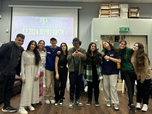 פרלמנט הנוער נס-ציונה בהרכב מלא מכאן נאחל להם בהצלחה 