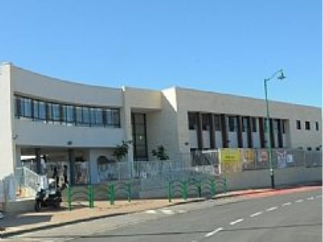 בי"ס שדות המצפה לאיכלוס. 