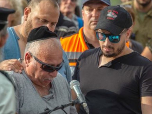 גבי שוש הכותב, סופד לבנו נוי ז"ל. (ארכיון) 