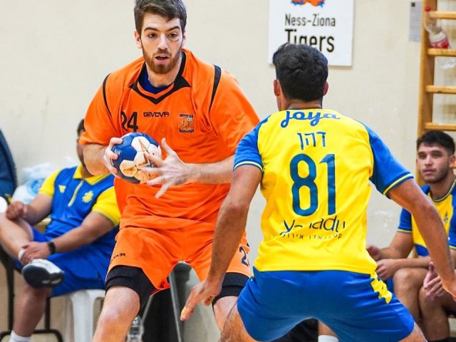 אכ נס ציונה קבוצת הכדוריד העירונית מתחממת לקראת העונה הקרובה 