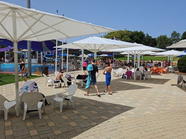 הבריכה העירונית נס ציונה  נס גלים שעות פתיחה בימי הקיץ וסופי השבוע 2023
