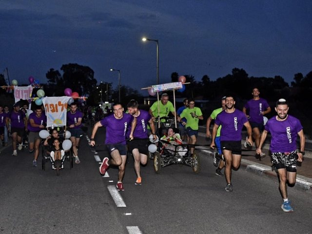 מרוץ נחל שורק עם שם הדר גולדין תמונות מקס דופלי מקור הנקודה 
