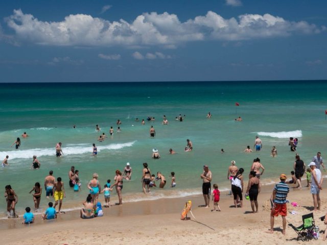 חוף הים בראשון לציון צילום דוברות עיריית ראשון לציון הנקודה 
