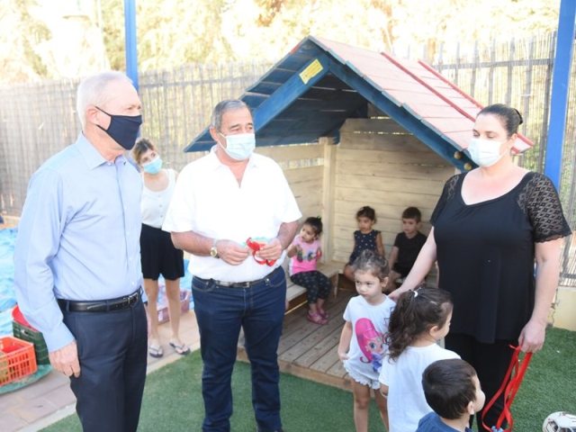 יחצ