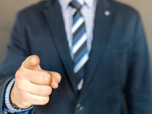 https://pixabay.com מקום לכולם השתייכות מגזרית במקום קשרים וכישורים 