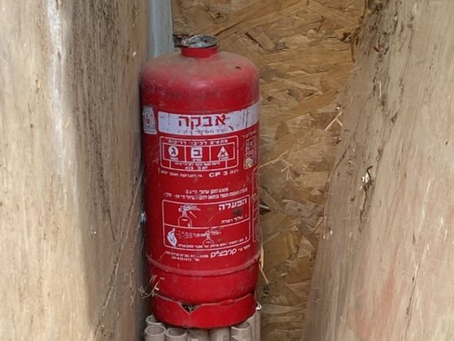 ג'ואריש סרט מלחמה נחשפה מעבדה לייצור מטעני חבלה ומספר מטענים מוכנים להפעלה