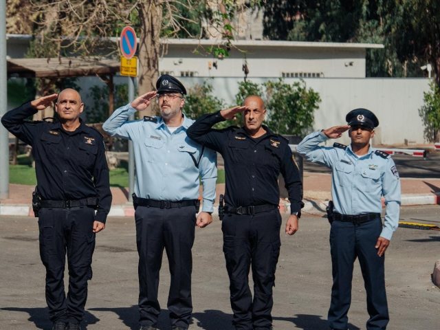 המפקדים מתחלפים - סנ"צ אפי תשובה תושב רחובות מונה לתפקיד מפקד משטרת רמלה 