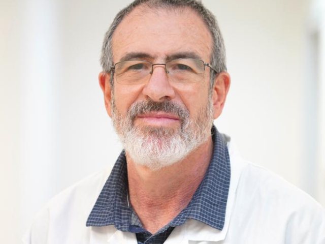 פרופ' אורן צמחוני, מנהל היחידה למחלות זיהומיות במרכז הרפואי קפלן צילום גלעד שעבן 