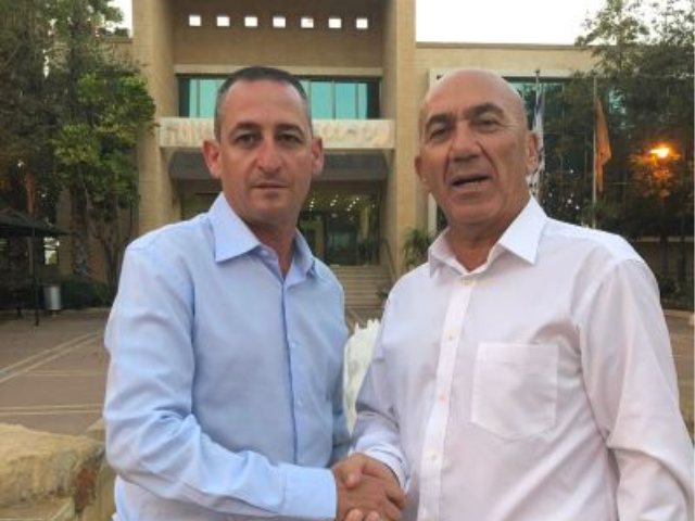 פייסבוק עמוס לוגסי