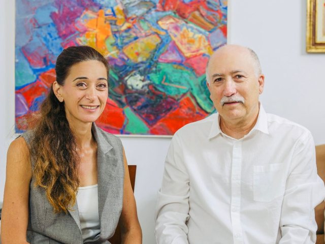 ד"ר פז עינת עם גלית אבינועם. צילום: ורד הדר
