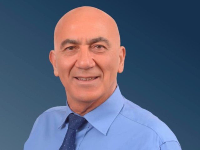 עמוס לוגסי