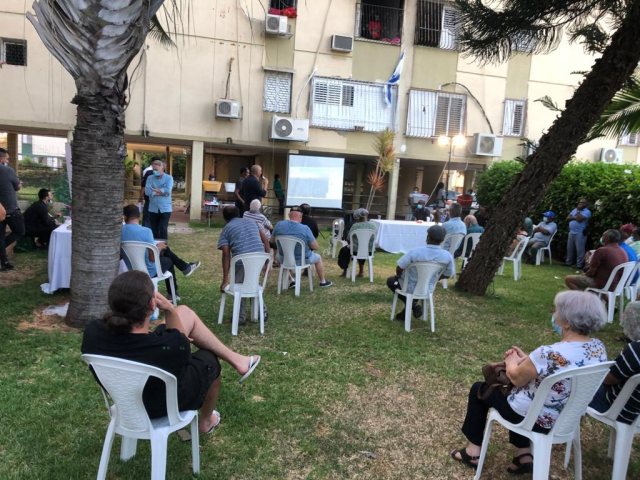 כנס דיירים של חברת מטרופוליס בקריית משה ברחובות צילום מטרופוליס