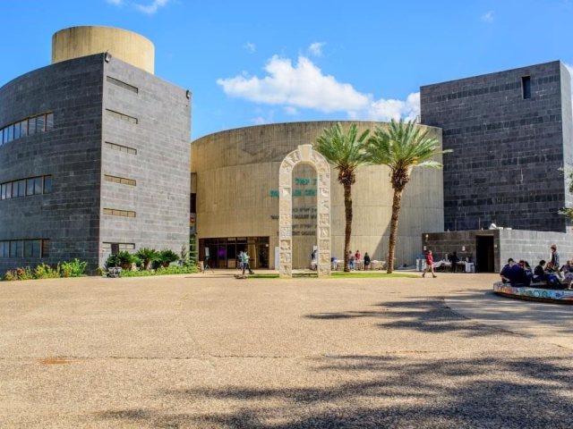  פורים 2025 בבית יגאל אלון   סיורים סדנאות ומסכות על שפת הכנרת צילום יוסי סבח מקור הנקודה 
