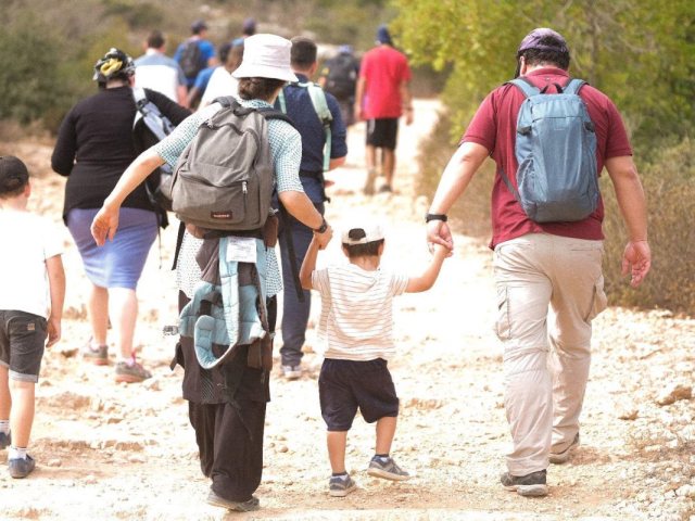 פסח 2024 סיורים במזכרת בתיה וחולדה עם מדריך  המחיר 10 שח למשתתף קרדיט אשכולות הנקודה 