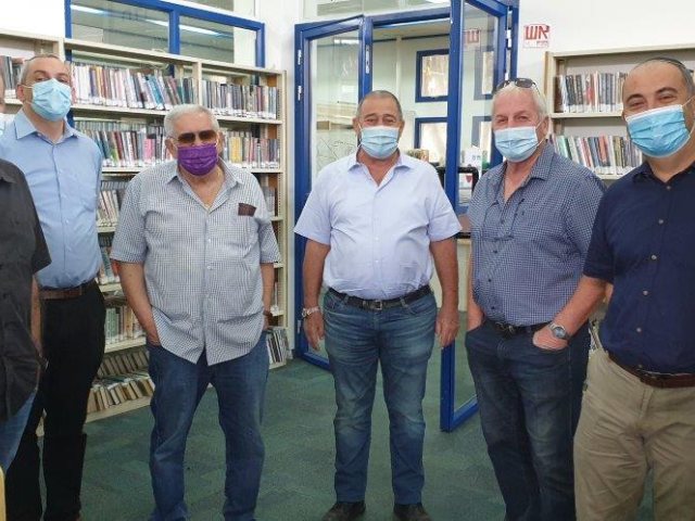 יחצ