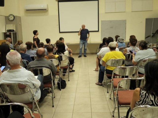 גיל חובב בסניף ויצו נס ציונה צילום מתוך פייסבוק  