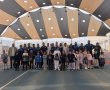 כדורגל עם משמעות: שחקני מכבי יבנה מחזקים את ילדי העובדים החיוניים