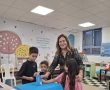 שיעור בדמוקרטיה בקלפי: סגנית ראש עיריית נס ציונה הגיעה להצביע עם נכדיה